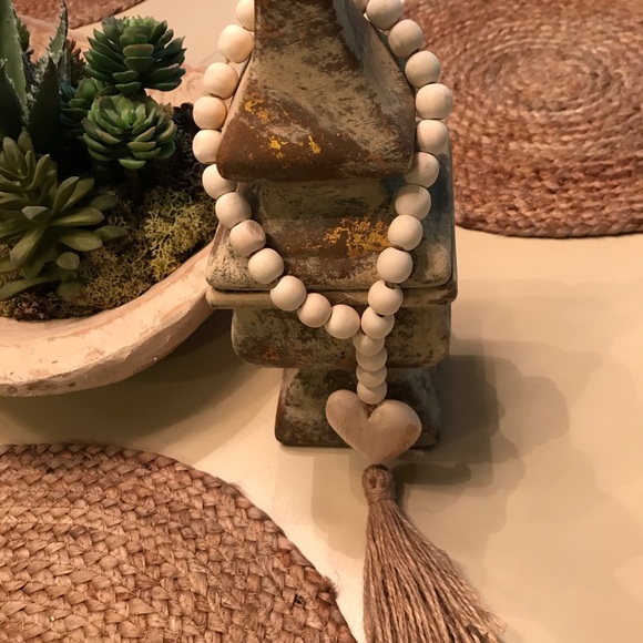 Other - 💥Paulownia wood string beads  w/ Heart & Tassel💥